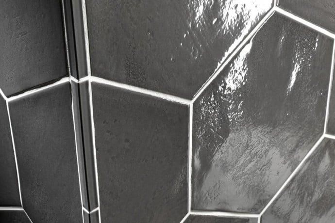 Hexagonal tiles - charcoal