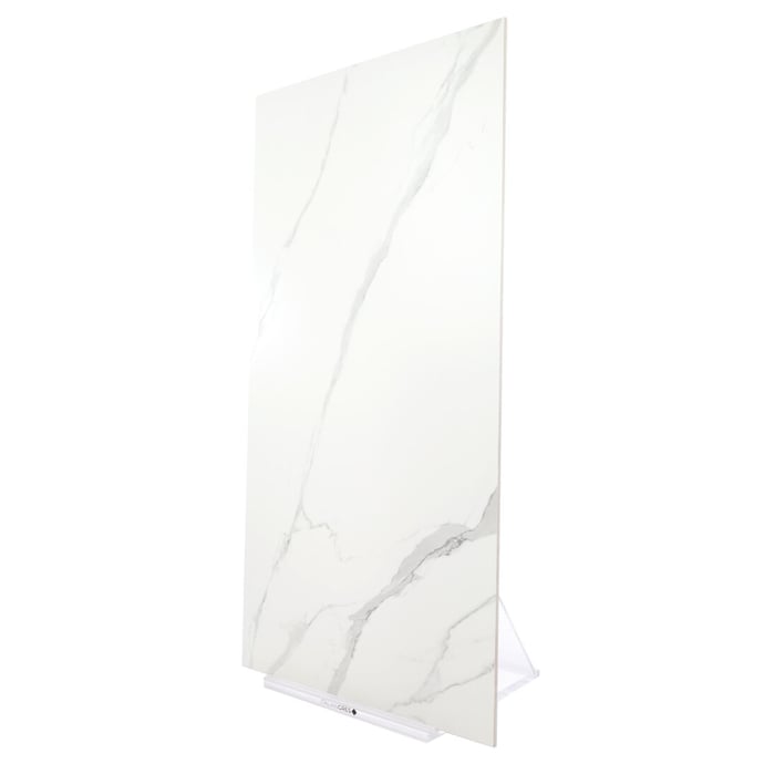 Marmo Statuario con venature grigie